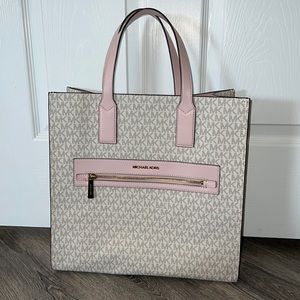 Michael Khors Bag with Pink detailing